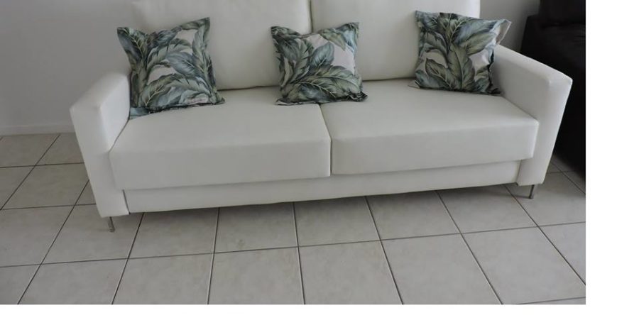 Reforma de Sofá em Tecido  Courvin Branco