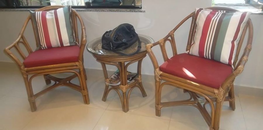 Almofadas Confeccionadas em Tecido Impermeável Acapulco Vermelho  e Duna Bordô