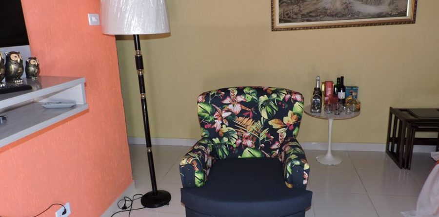 Reforma de Poltrona Tecido Impermeável Igápo Azul Escuro e Linum Azul Escuro