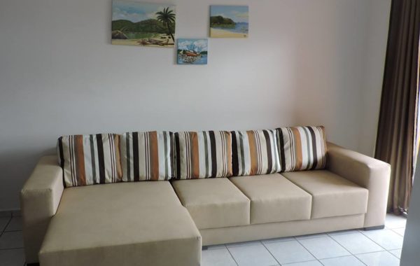 Reforma de Sofá com Chaise em Tecido Impermeável Acapulco Marrom e Duna Areia