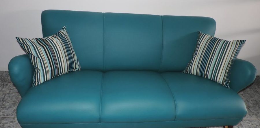 Reforma de sofá de 3 lugares em tecido Courvin cor Verde