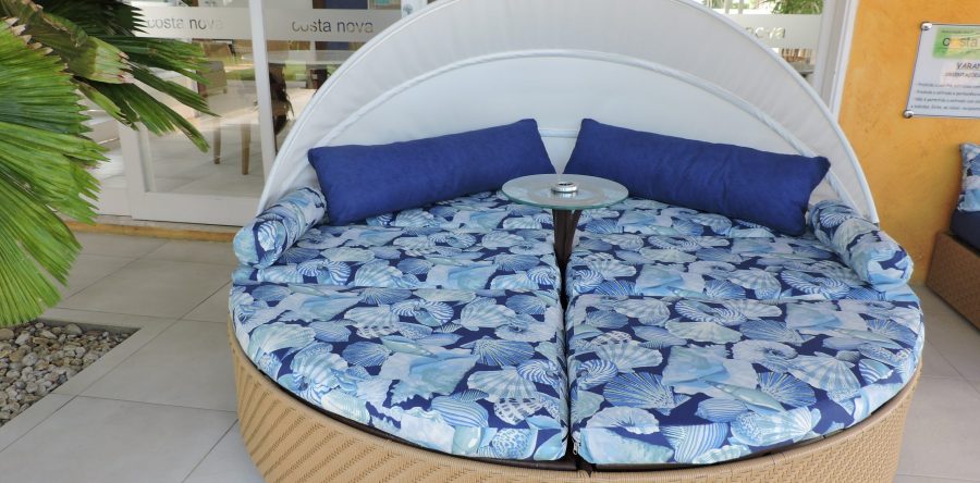 Reforma de Sofá Redondo no Tecido Acquablock  Santorini Azul e Duna Marinho