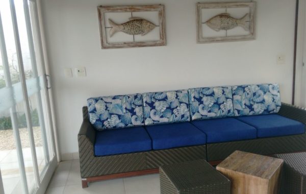 Reforma de sofá de Vime no tecido Acquablock Santorine Azul e Duna Marinho