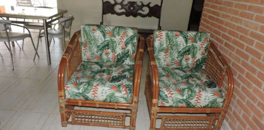 Almofadas feita  sob medida no tecido Acquablock Impermeável Florido