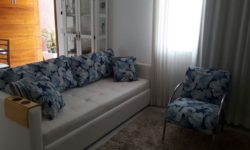 Reforma de Sofá com tecido Courvin Náutico Branco, Almofadas do encosto e Poltrona  com tecido Acquablock Impermeável Santorini Azul