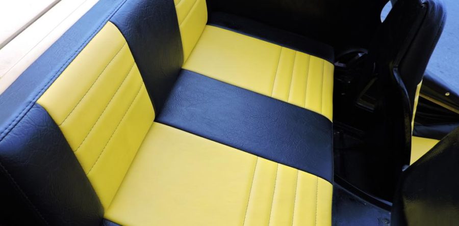 Reforma de Banco Traseiro do Buggy no tecido Courvin Automotivo Preto e Amarelo